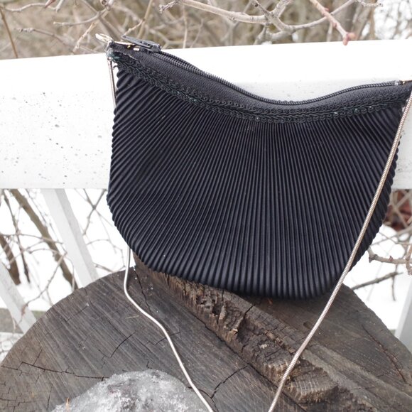 Vintage 40s Black Pleated Evening Purse By DuVal - Picture 3 of 5